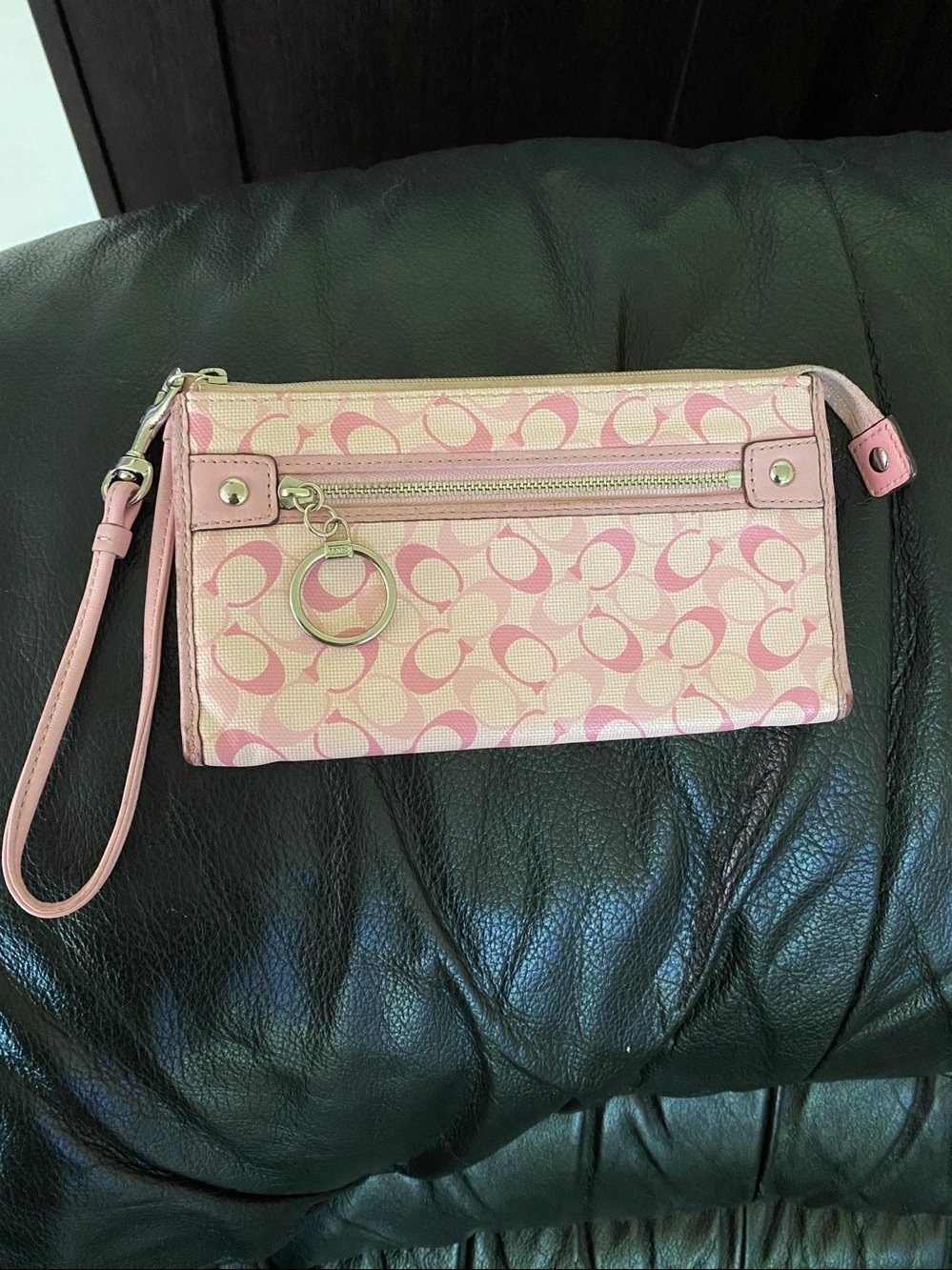Coach Chelsea Signature Wristlet Wallet Pink